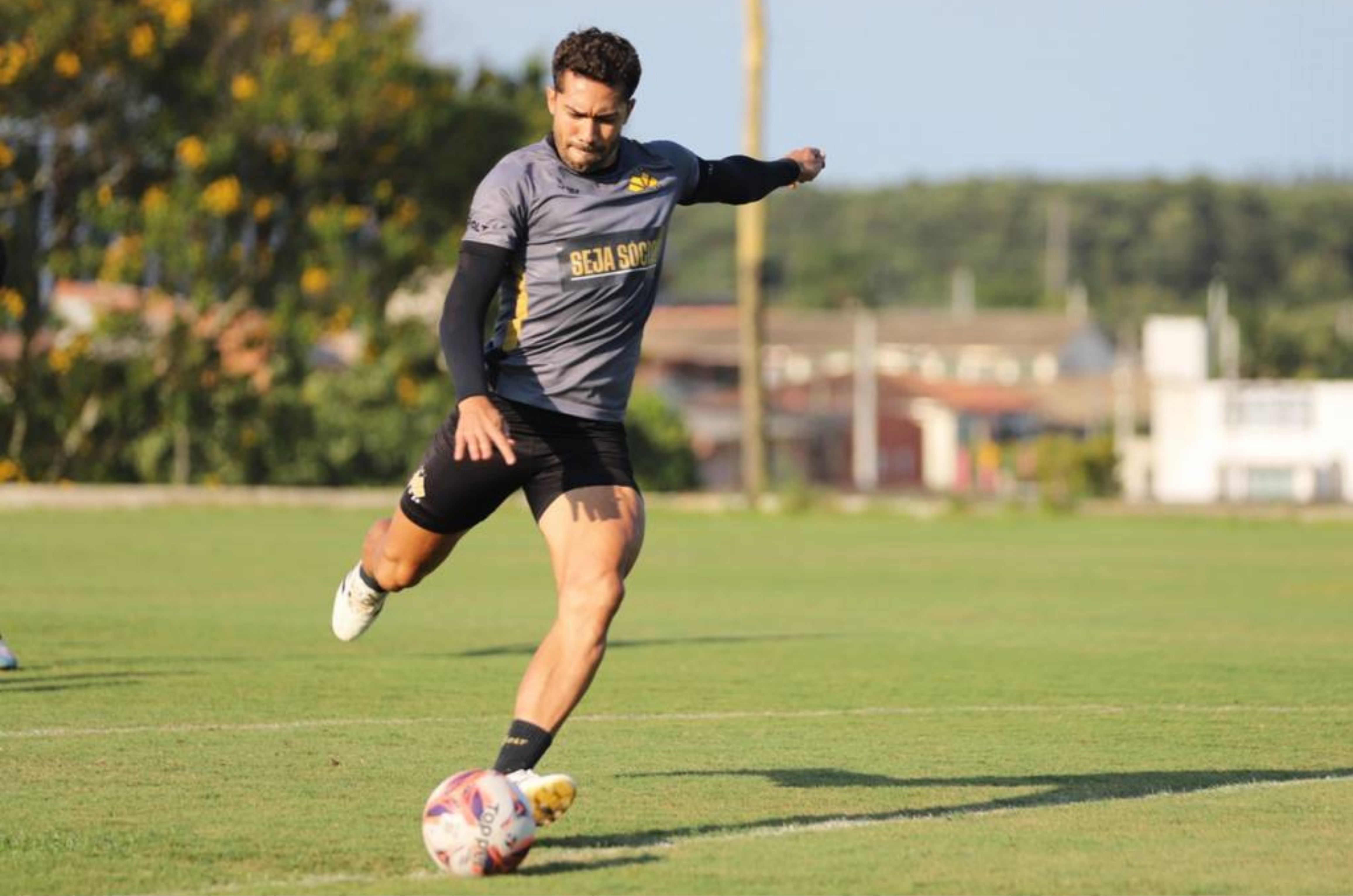Criciúma e Camboriú decidem título da Taça Acesc neste sábado