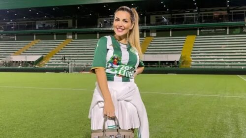 Deolane Bezerra visita Arena Condá e movimenta torcedores em Chapecó
