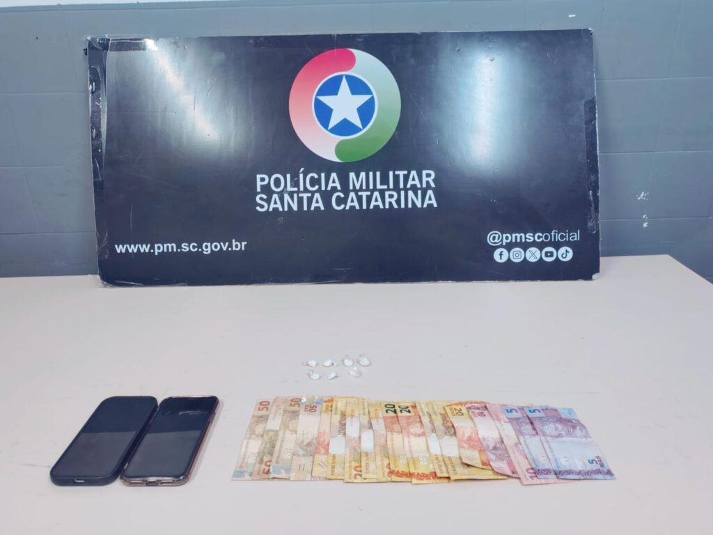 Duas mulheres são detidas por tráfico de drogas em frente a escola em Orleans