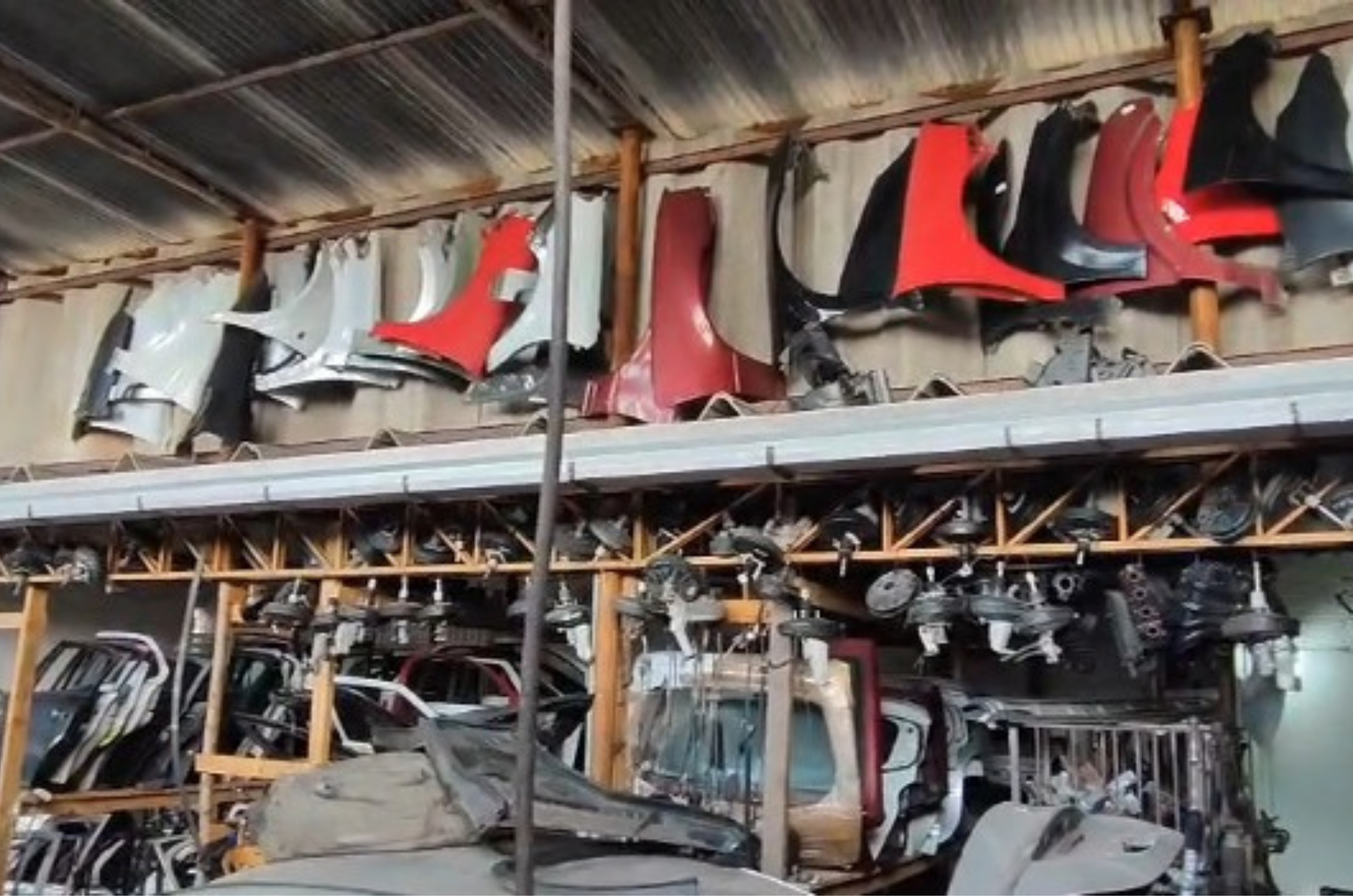 Empresário é preso com peças de carros furtados em São José