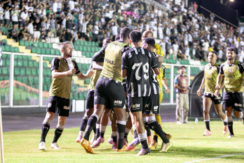 Figueirense encara o Carlos Renaux em jogo decisivo contra o rebaixamento