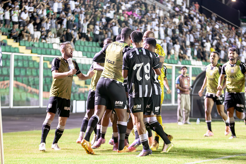 Figueirense encara o Carlos Renaux em jogo decisivo contra o rebaixamento