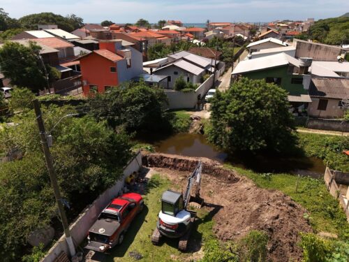 Florianópolis inicia reconstrução de ponte destruída por chuvas