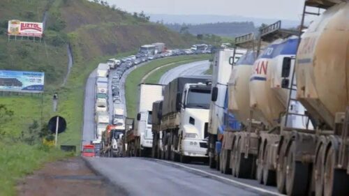 Governo tenta evitar greve de caminhoneiros com novas medidas