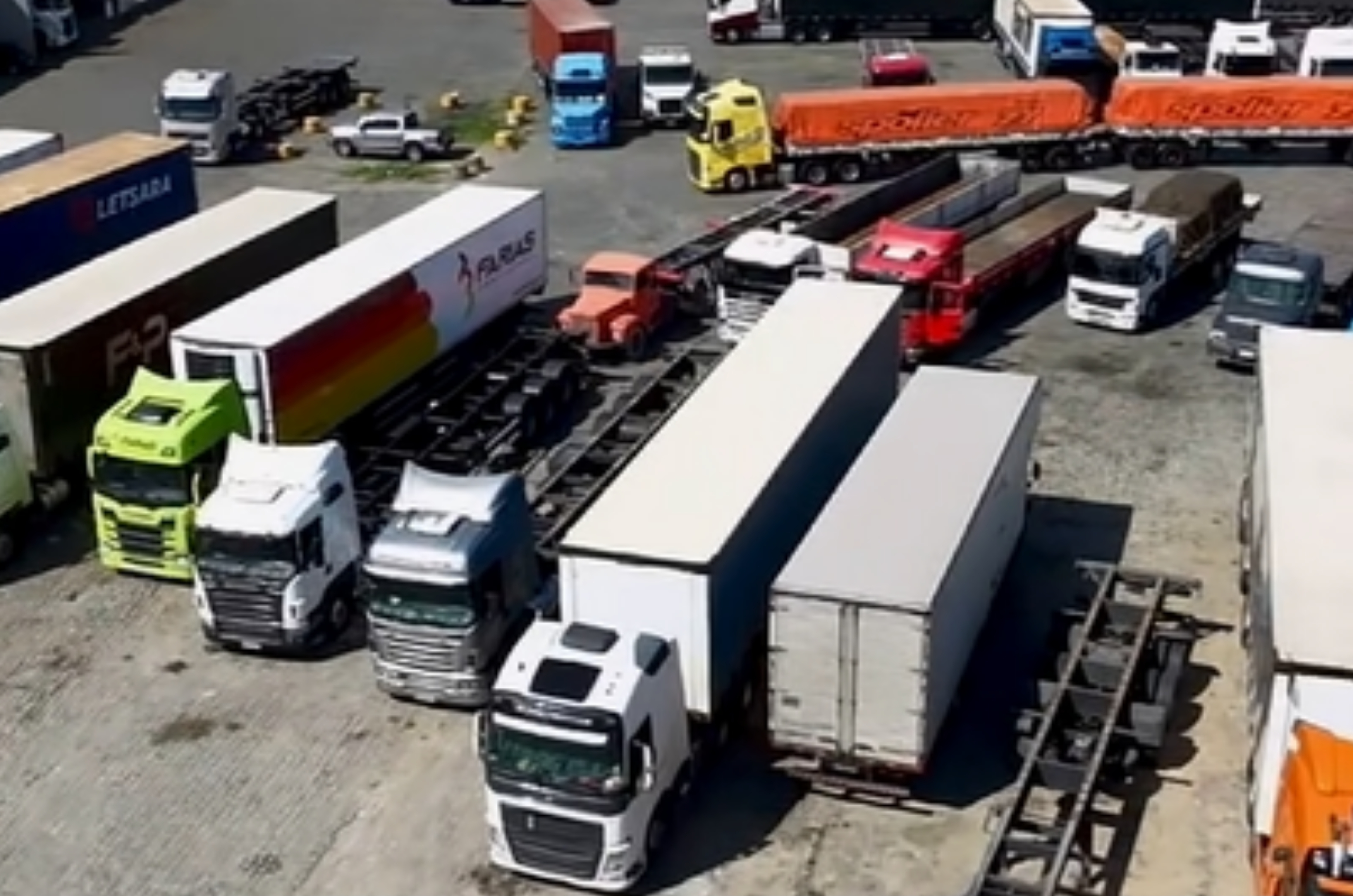 Greve nacional dos caminhoneiros pode parar o país na quinta-feira (19)