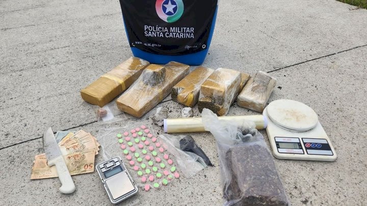 Homem é preso com 4,2 kg de maconha em São José