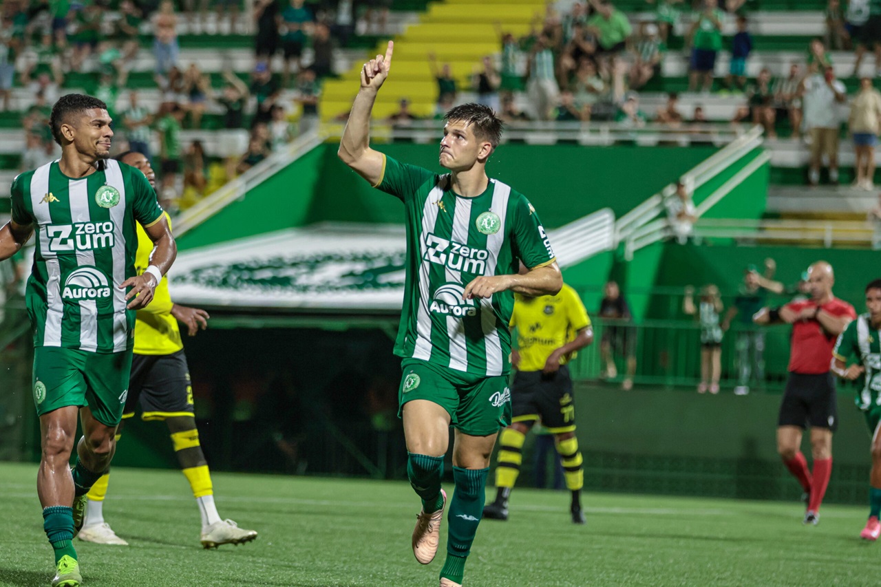 Estreia com alma: Chapecoense busca vitória nos acréscimos contra o São Bernardo na Copa Sul-Sudeste