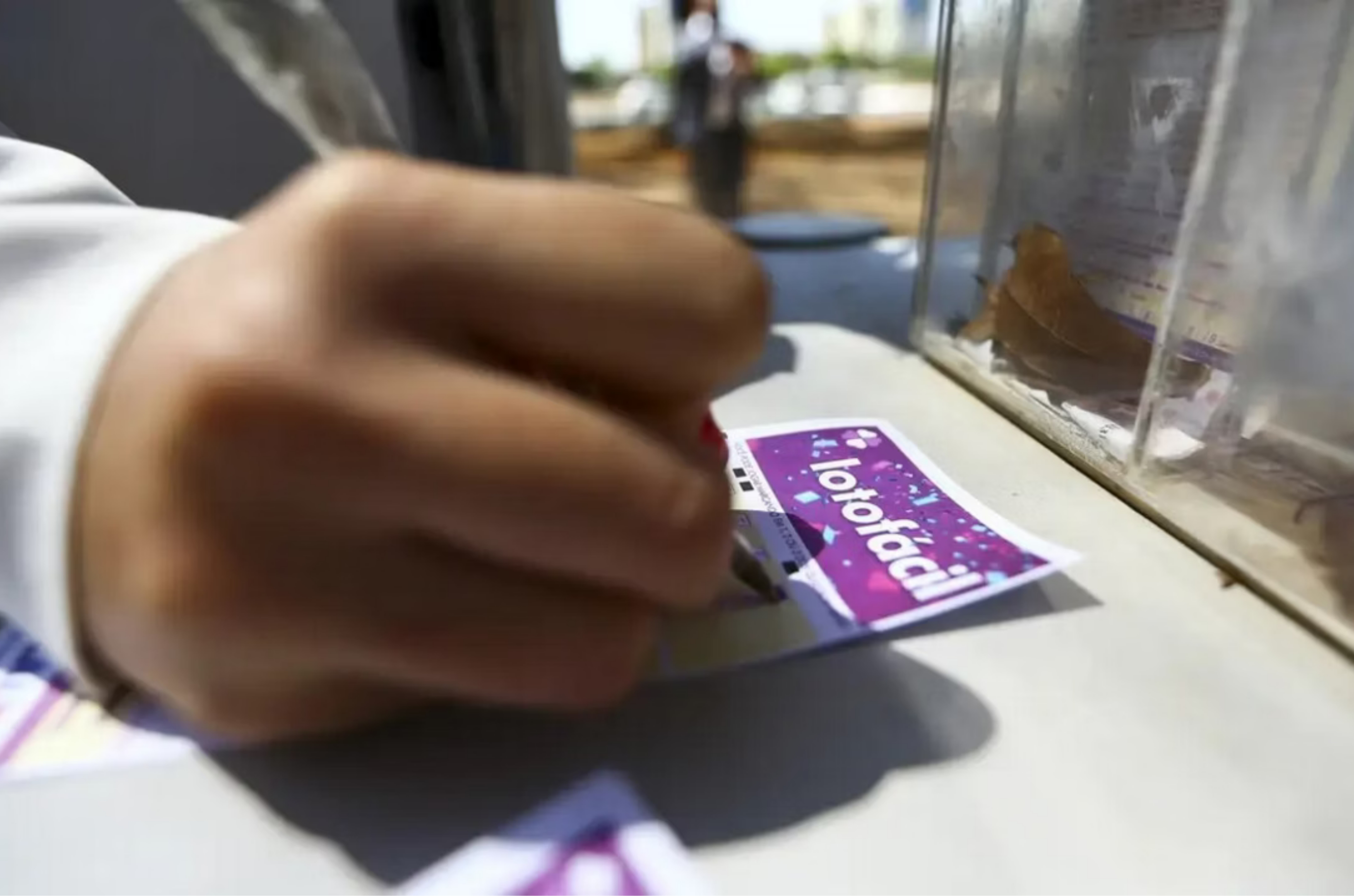 Lotofácil 3629 paga quase R$ 666 mil para três apostas; veja resultado