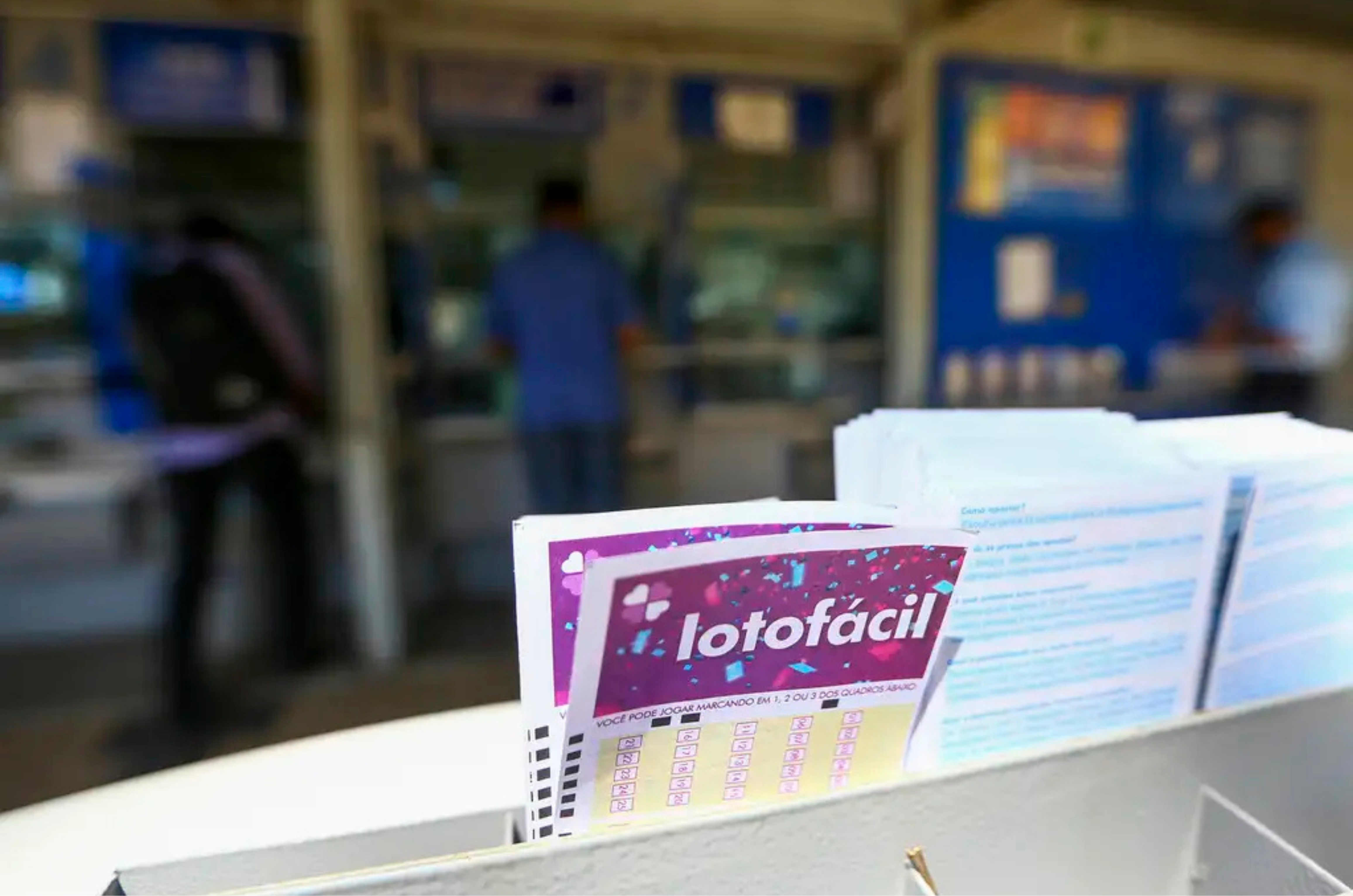 Lotofácil 3647 paga mais de R$ 523 mil: veja números sorteados