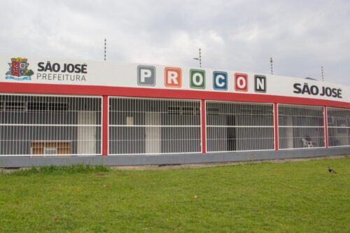 Nova lei permite suspender alvará de comércio que venda produtos ilegais em São José