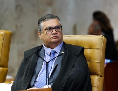 Dino suspende quebra de sigilo de Lulinha na CPMI do INSS