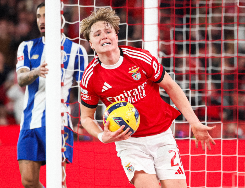 Benfica reage no segundo tempo e empata por 2 a 2 com o Porto no Estádio da Luz pela 25ª rodada do Campeonato Português