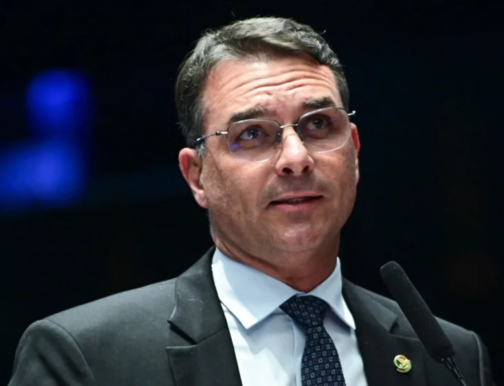 Flávio Bolsonaro terá motociata e agenda política em Florianópolis