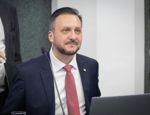 Projeto na Alesc quer garantir continuidade de professor para alunos com autismo