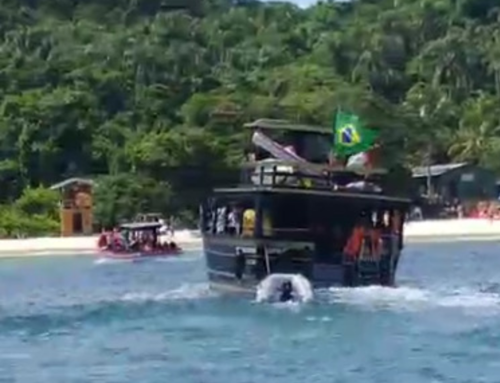 Homem de 49 anos morre após mal súbito em barco na Ilha do Campeche