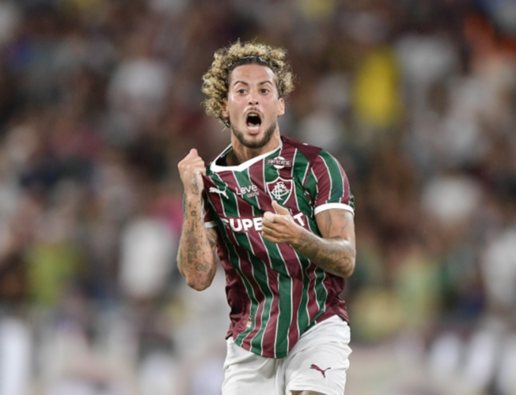 Fluminense vence Atlético-MG e sobe na tabela do Brasileirão