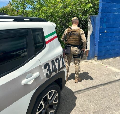 Homem é encontrado morto com golpes de faca no pescoço em Itajaí