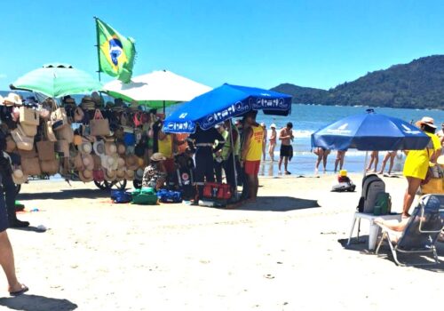 Idoso de 70 anos morre durante caminhada na Praia Central de Balneário Camboriú