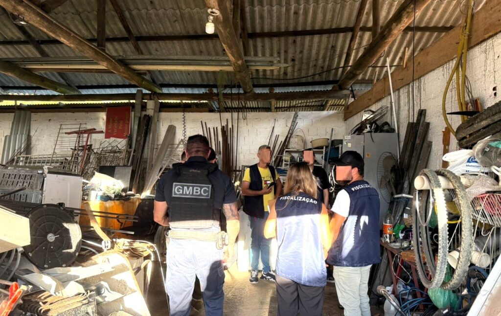 Ferros-velhos e depósitos de recicláveis de BC são alvos de operação conjunta para combate à receptação