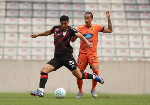 Santa Catarina empata com Athletico-PR em jogo-treino na Arena da Baixada