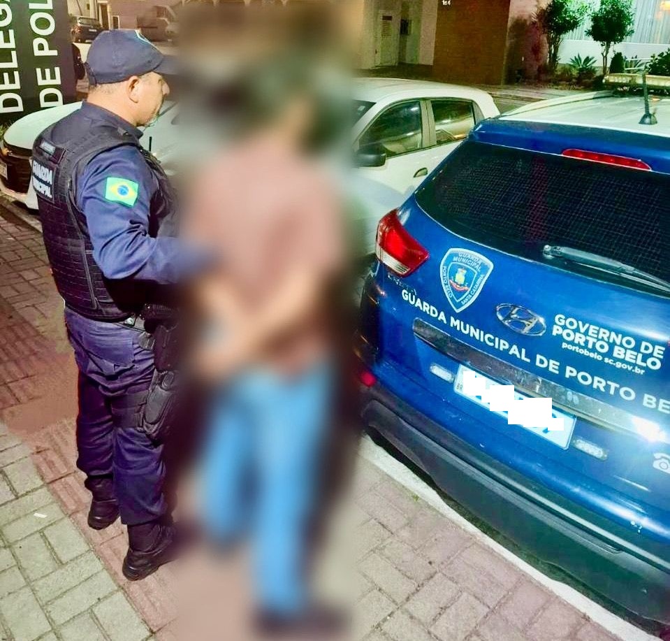 Motociclista embriagado sofre queda de motocicleta e acaba preso em Porto Belo