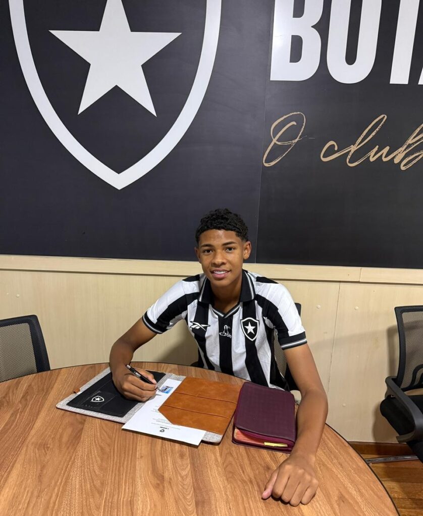Destaque da base do Marcílio Dias é transferido para o Botafogo