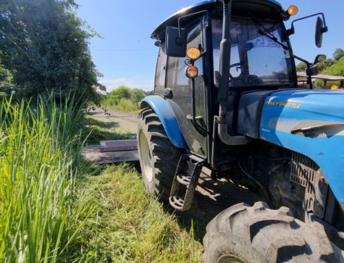 Secretaria de Agricultura de Araranguá realiza manutenção de estradas e espaços públicos
