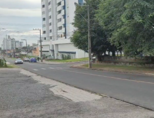 Moradores pedem lombadas na Rua Porto Alegre após retirada de redutor