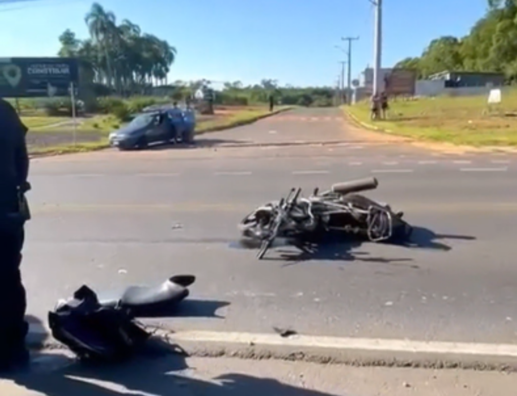 Acidente em Criciúma deixa motociclista morto após colisão com caminhão