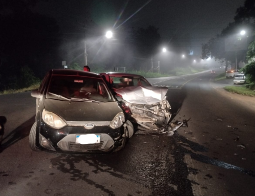 Colisão entre dois carros deixa três feridos na SC-108 em Orleans
