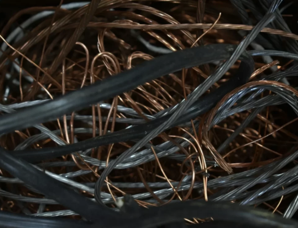 PM intensifica ações e reduz furtos de fios em Criciúma