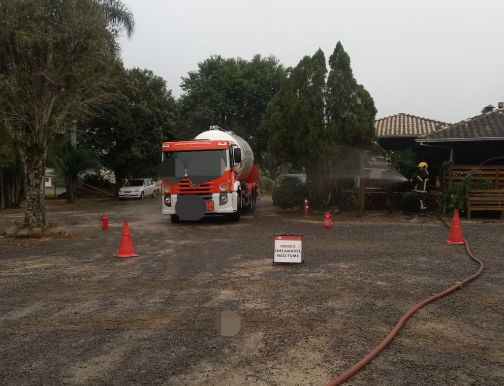 Vazamento de gás mobiliza bombeiros em Içara por 10 horas