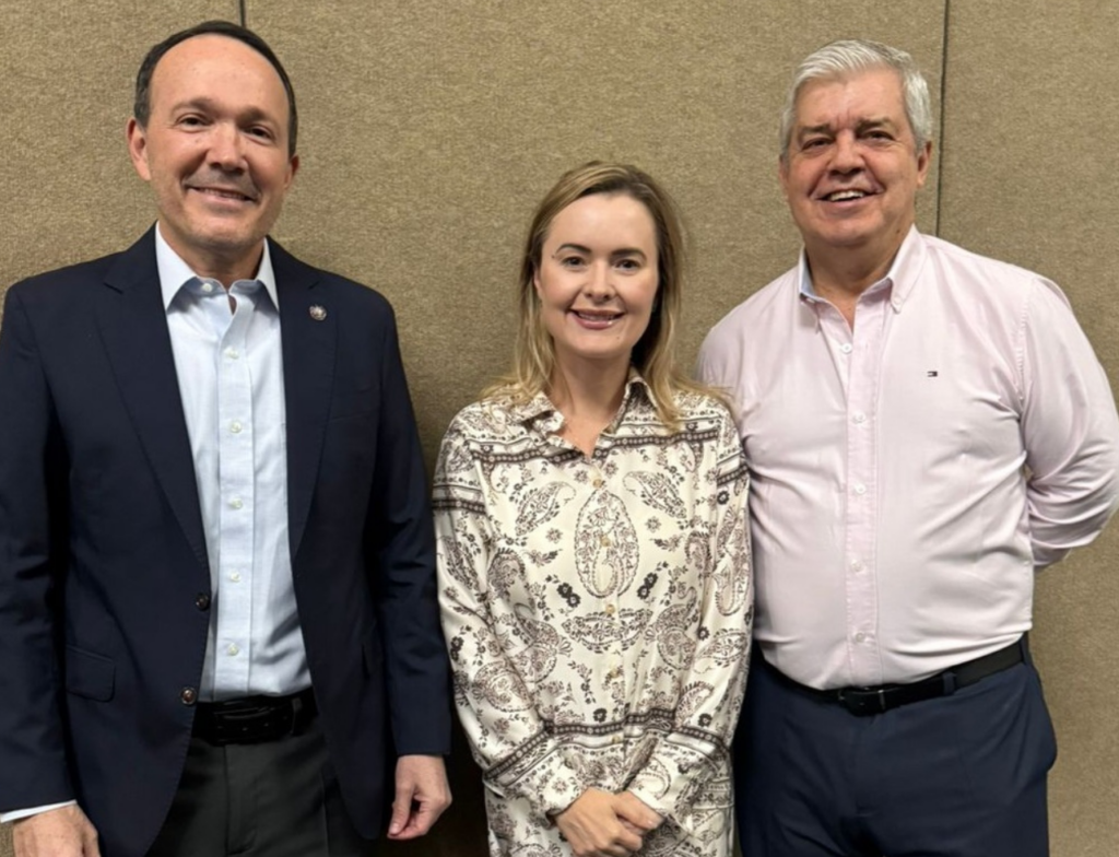 Júlia Zanatta relata experiência em segurança em El Salvador