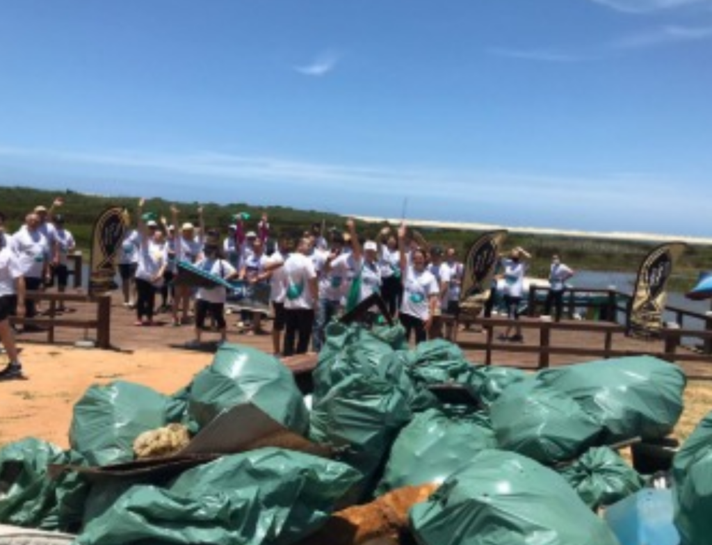 Projeto Arco-Íris mobiliza Araranguá para limpar margens do rio