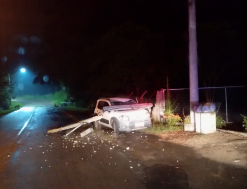 Motorista fica ferido após carro colidir contra poste em Nova Veneza