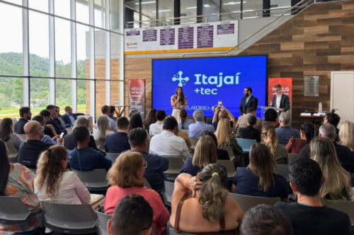 Itajaí + Tec vai vai capacitar cerca de 4,7 mil estudantes na área de tecnologia em Itajaí