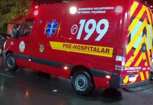 Motociclista fica gravemente ferido após colisão entre duas motocicletas em Penha