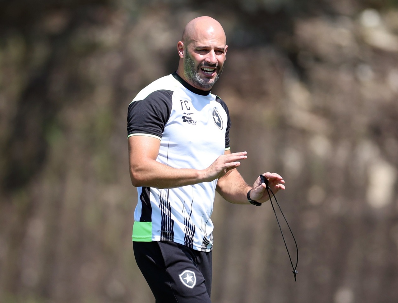 Botafogo anuncia novo técnico vindo de Portugal e conhecido no clube