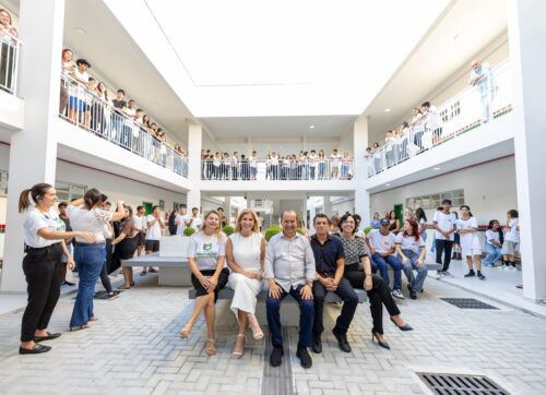 Após 8 anos, escola é entregue e SC investe milhões na Capital