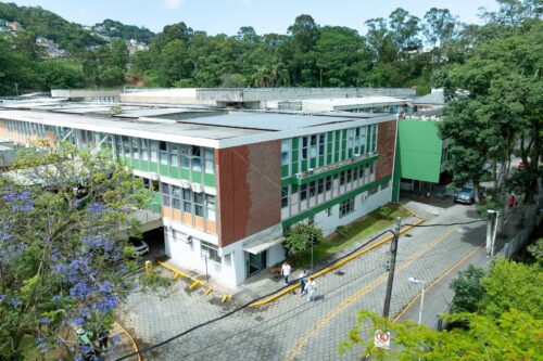 Após troca de ataques, governo entrega UTI reformada em hospital infantil de SC