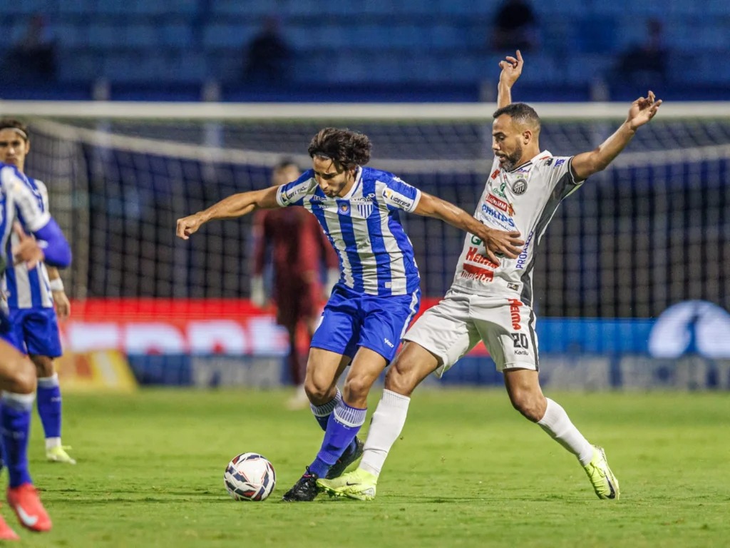 CBF define arbitragem para Avaí x Operário-PR