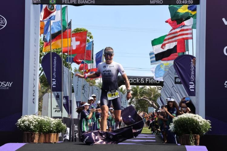 Catarinense faz história e domina Ironman 70.3 em Brasília