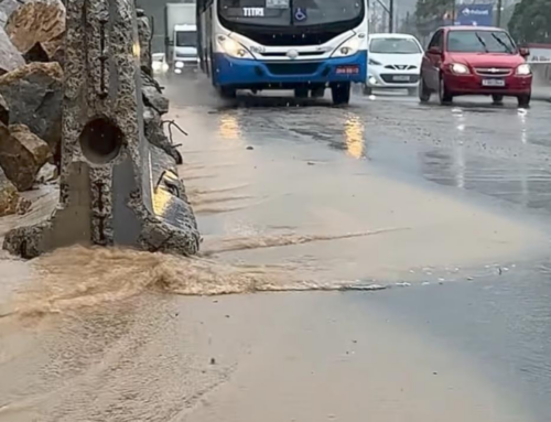 Chuva causa alagamentos e trânsito lento em Florianópolis