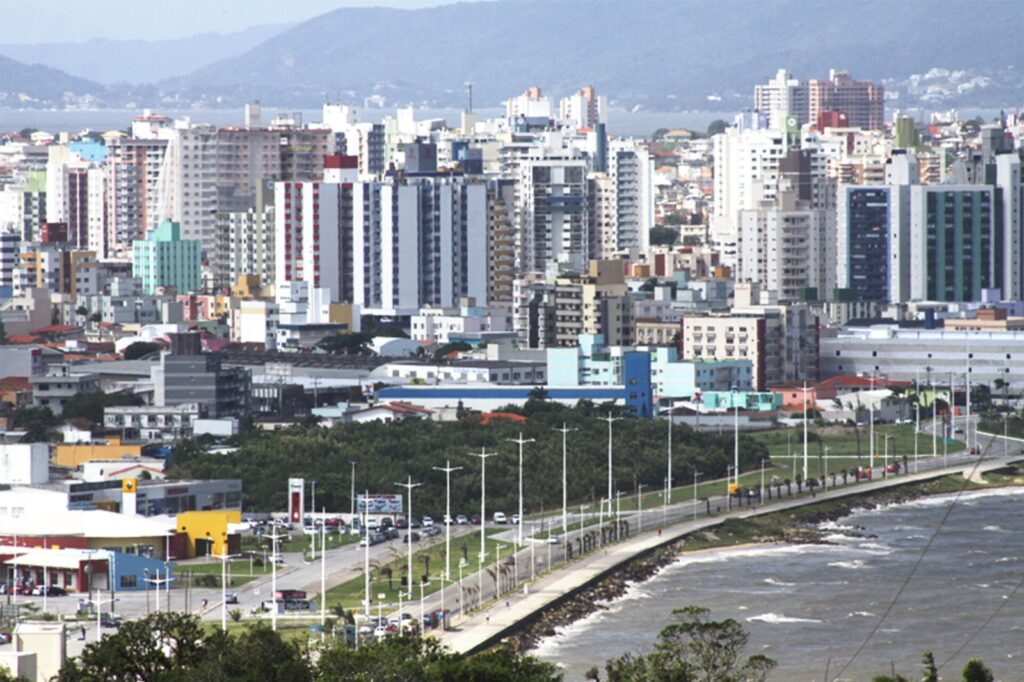 Cidade da Grande Florianópolis fica em 3º lugar em ranking de felicidade