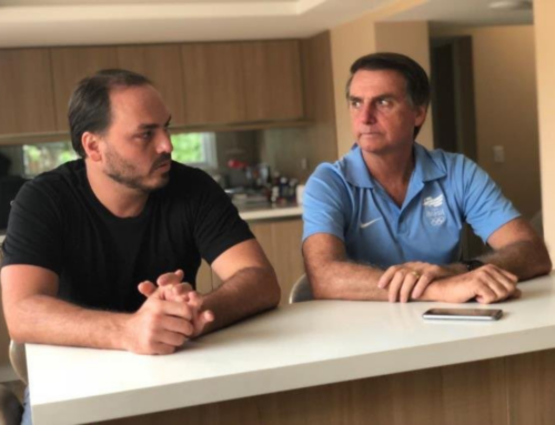 Carlos Bolsonaro relata piora na saúde de Jair Bolsonaro