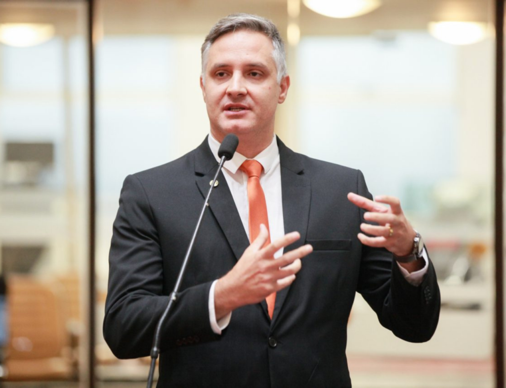 Projeto quer liberar WhatsApp para emergências em Santa Catarina