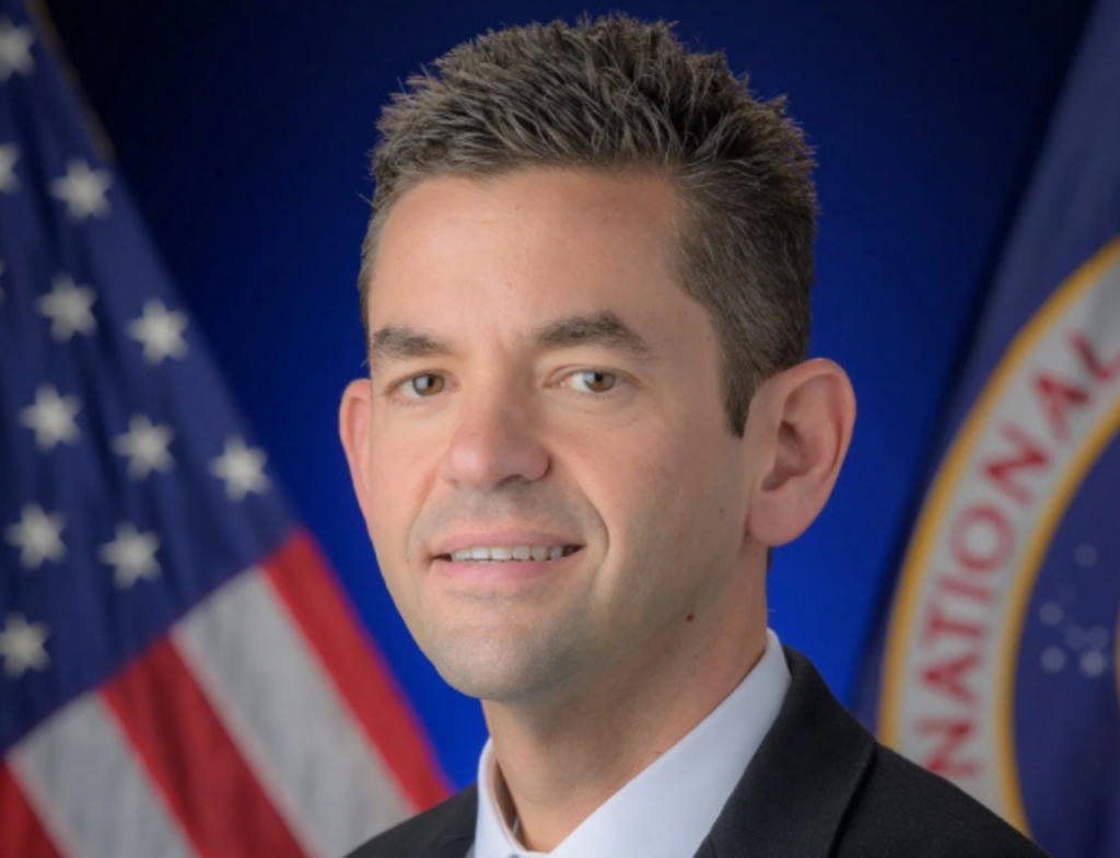 Busca por vida alienígena é foco central da NASA, afirma chefe da missão Artemis II