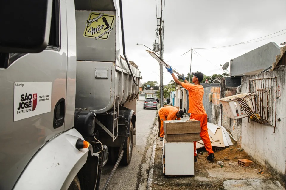 Descarte irregular de lixo pode gerar multa em São José