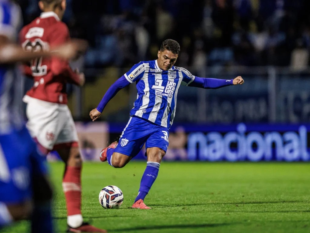 Avaí enfrenta o CRB em busca da segunda vitória na Série B