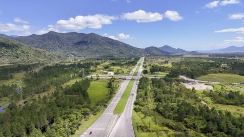 Feriado do Dia do Trabalhador deve lotar BR-101 em SC